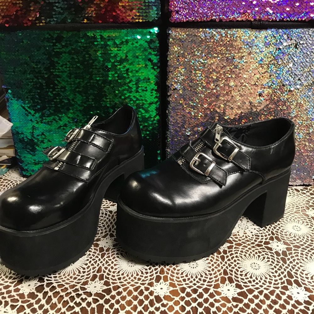 T.U.K. Platform leather buckle shoes size 10